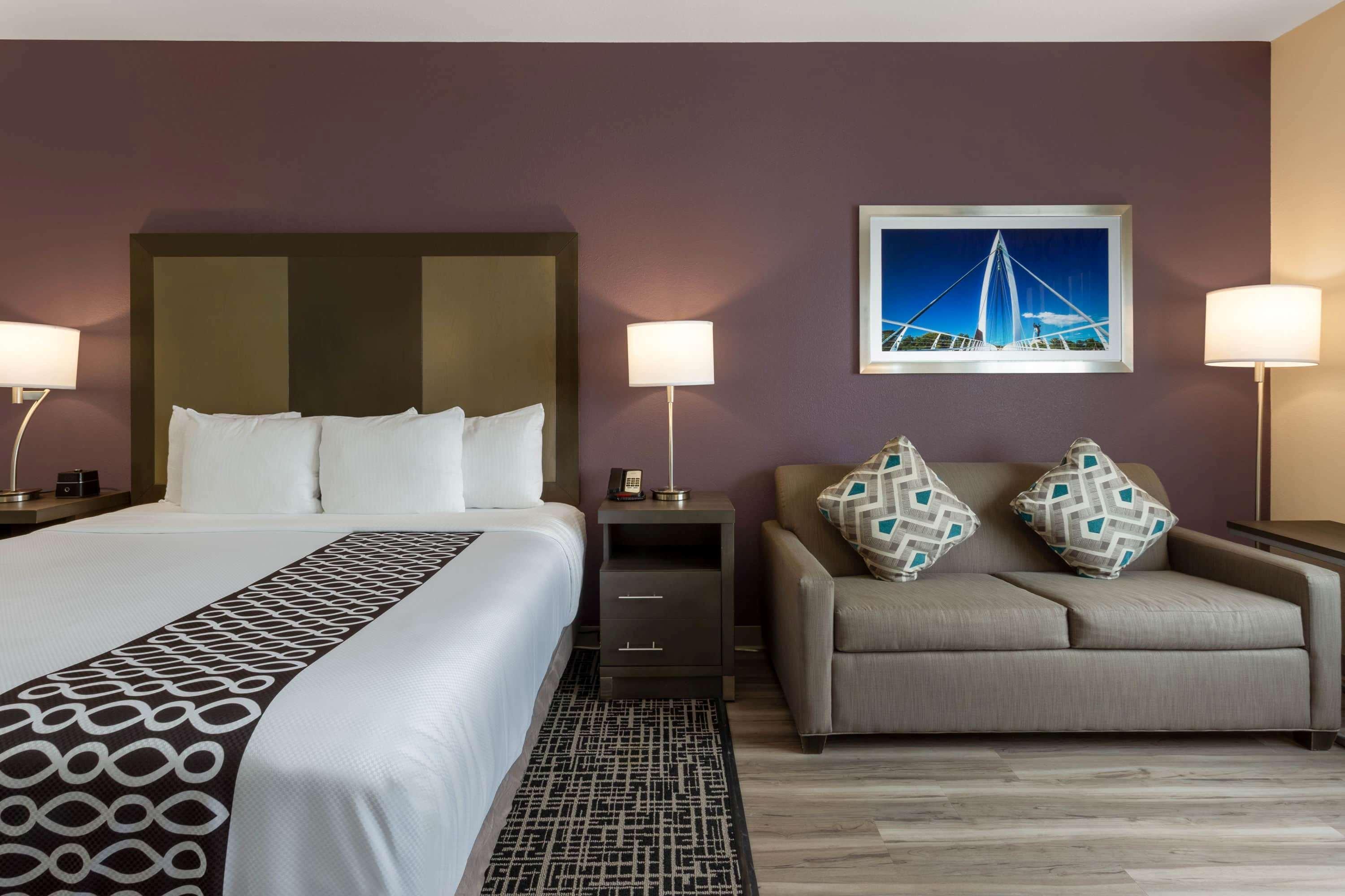 La Quinta By Wyndham Wichita Airport Ξενοδοχείο Εξωτερικό φωτογραφία