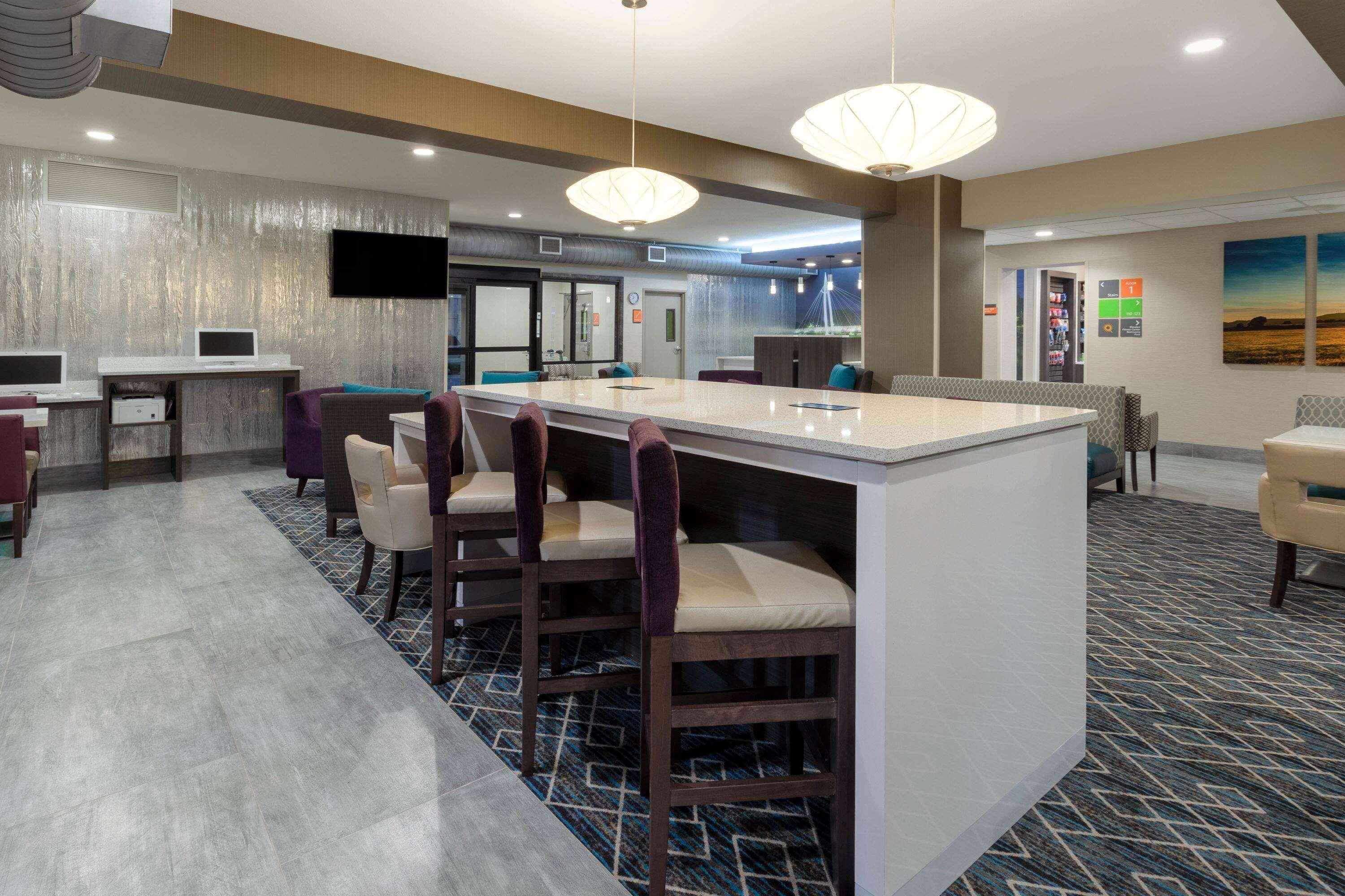 La Quinta By Wyndham Wichita Airport Ξενοδοχείο Εξωτερικό φωτογραφία
